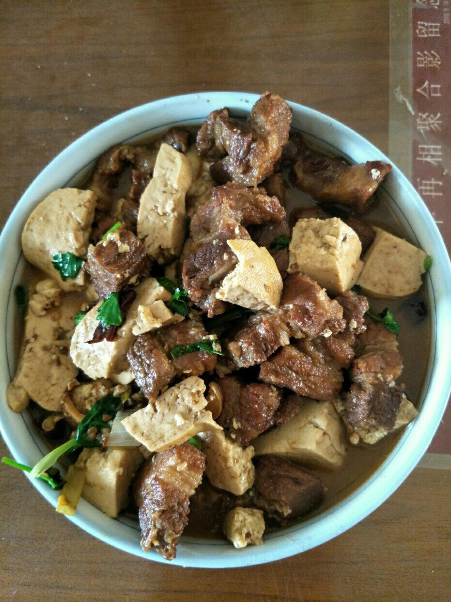 麻辣牛肉豆腐煲