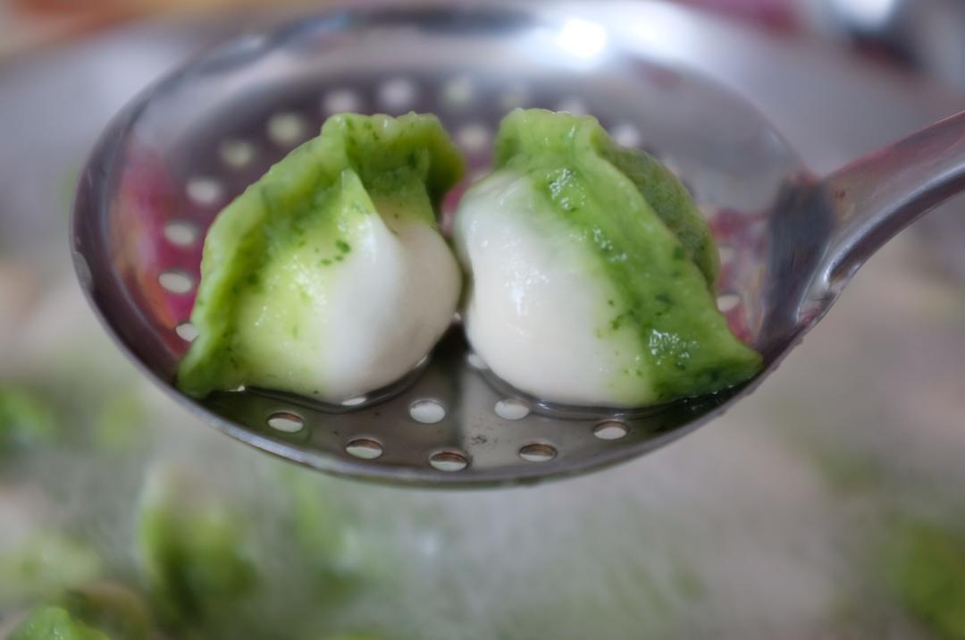 翡翠白玉白菜饺子详细版（附翡翠白玉白菜饺子包法，翡翠白玉饺子皮两种制法，面包机和面，翡翠白玉烧卖，各种馅料搭配）