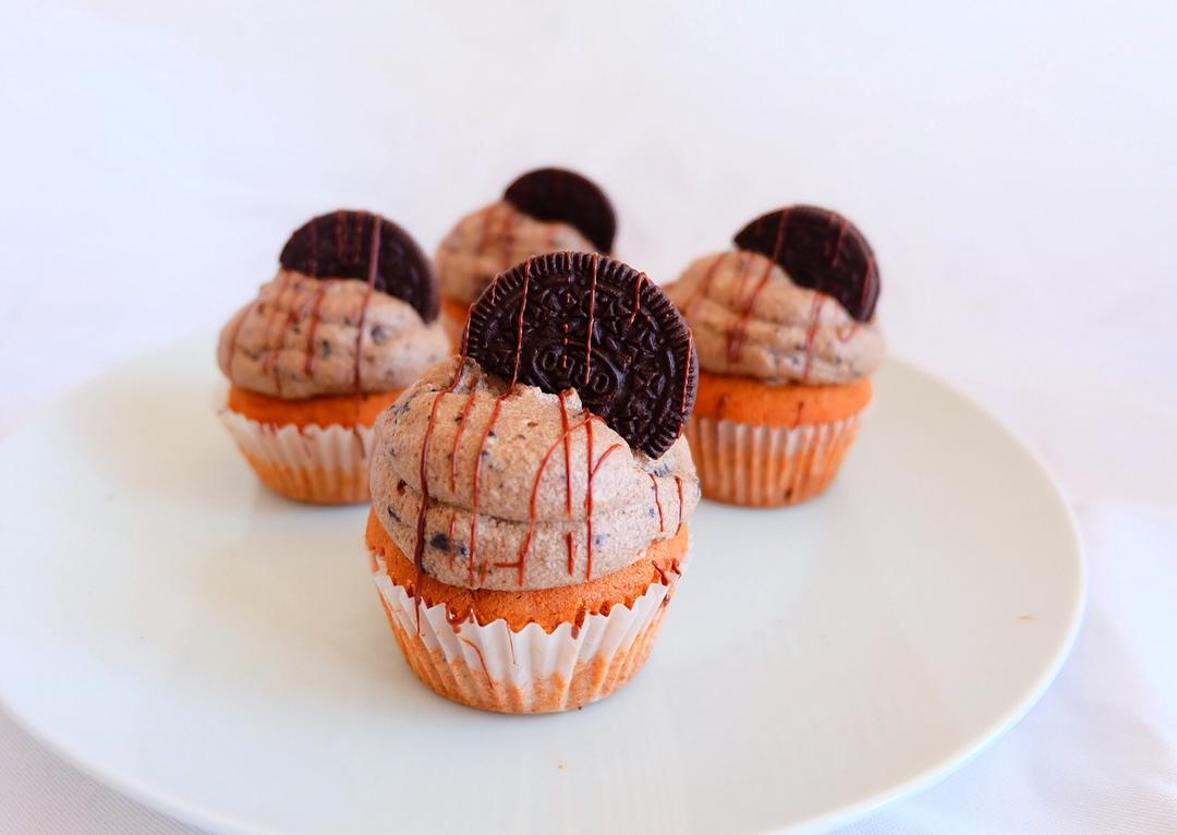奥利奥杯子蛋糕 Oreo Cream Cupcakes