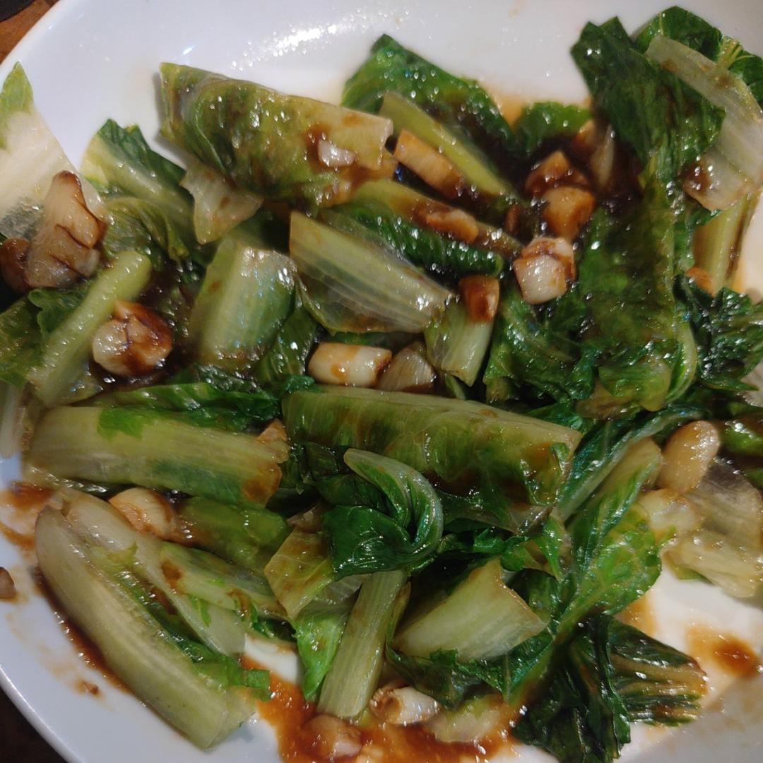 蒜蓉蚝油生菜，清脆爽口，色香味俱全
