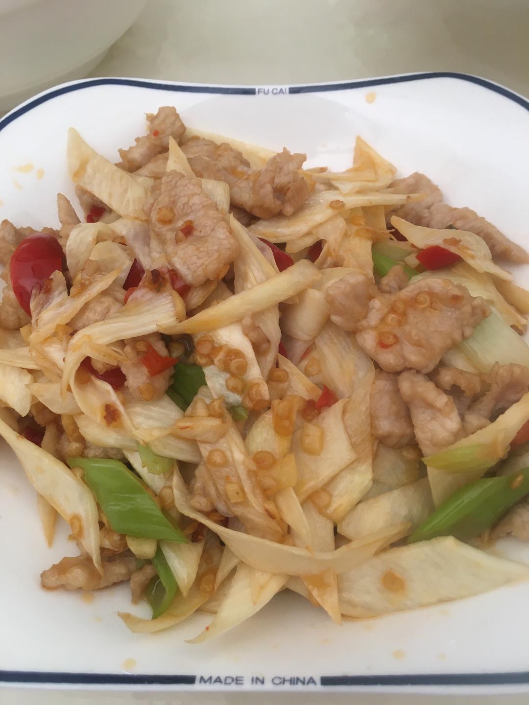 高笋（茭白）炒肉片