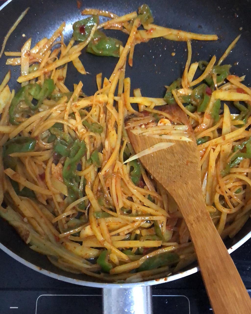 老干妈青椒土豆丝
