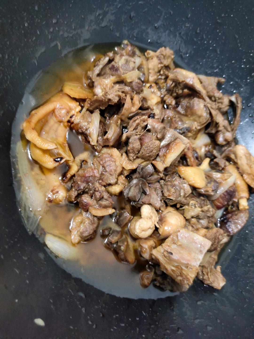 蒜香鸭肉煲