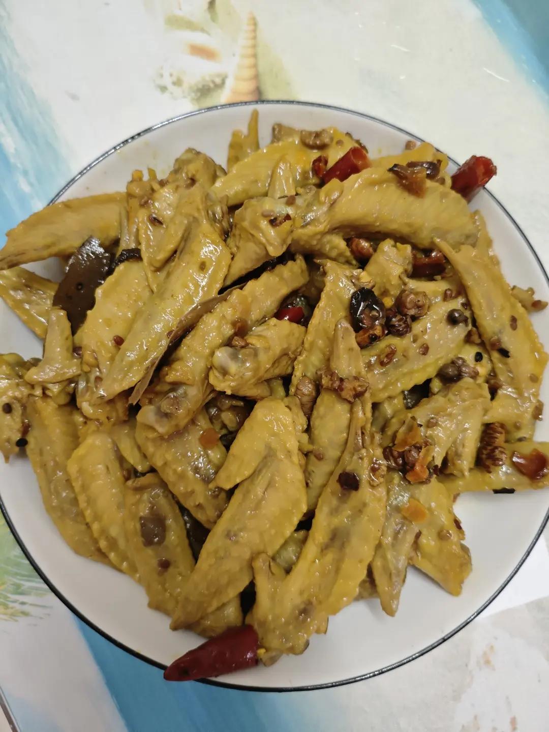 盐焗鸡尖翅