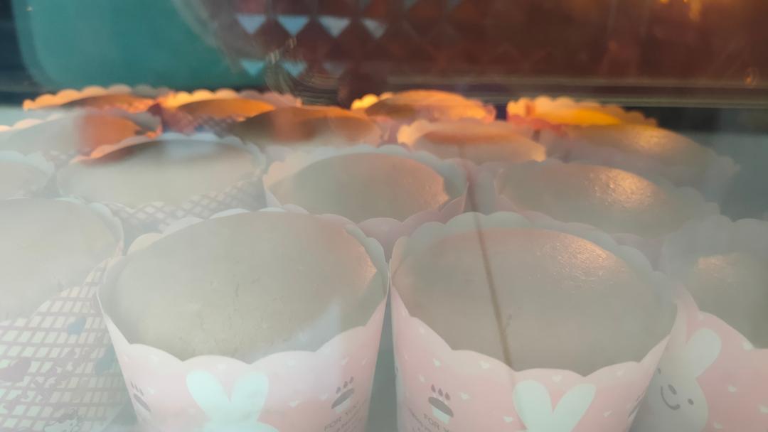 不塌不凹的纸杯戚风蛋糕