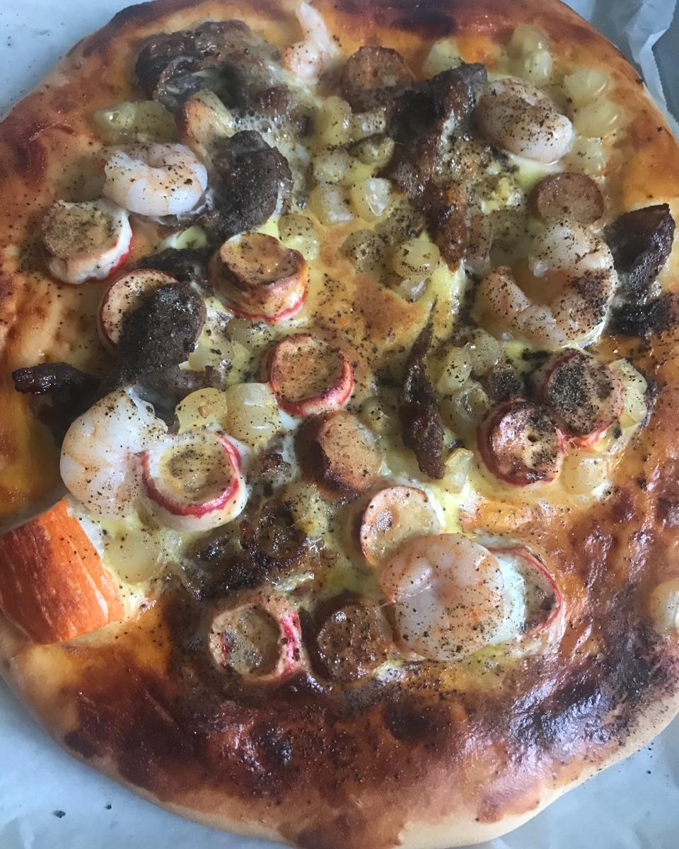 含宣软饼皮做法、自己在家也能做出馅料十足、超拉丝的美味诱人披萨