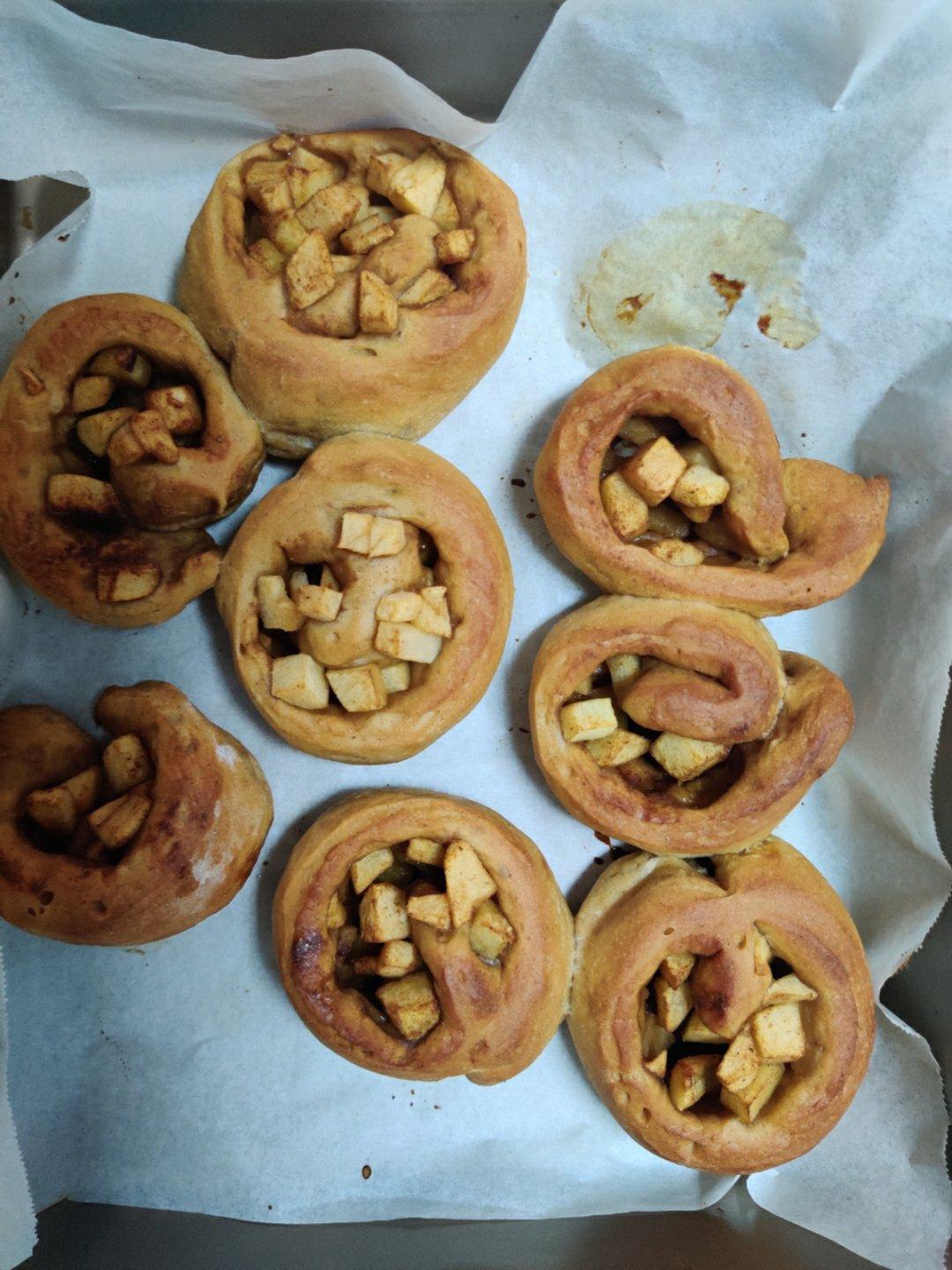 Apple cinnamon roll苹果肉桂卷【不用揉出手膜】