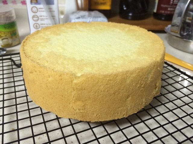 超简单完美戚风蛋糕（6寸2蛋）附打发、翻拌、脱模视频