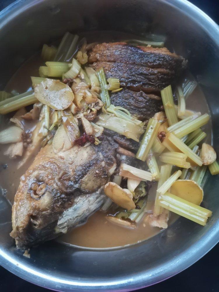 家常版之红烧鲤鱼泡饼