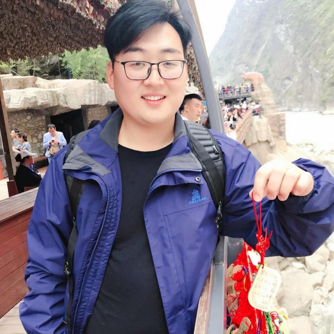 爱吃蔬菜的胖子