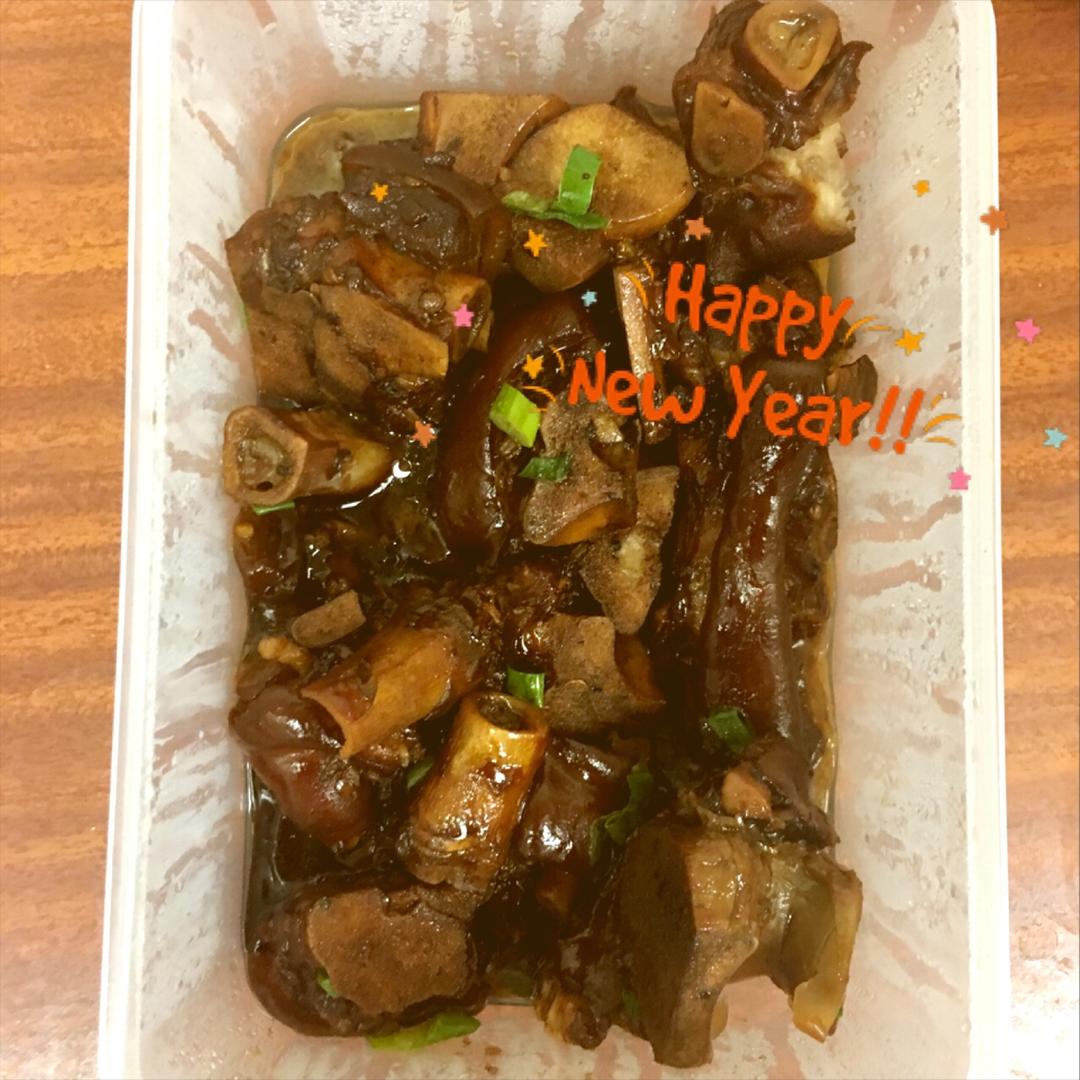 美味的家常菜：红烧猪蹄