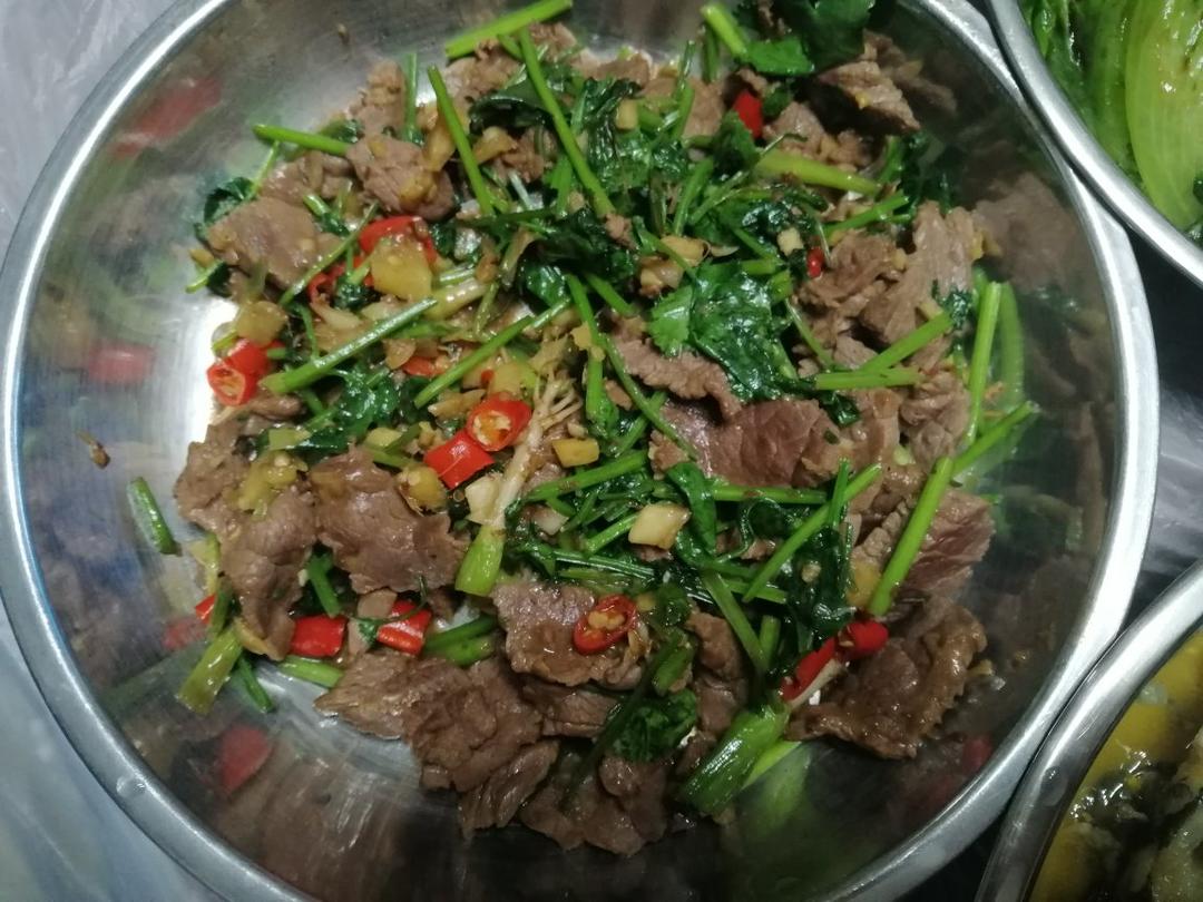 小炒牛肉（小白也可以做的超好吃！！）