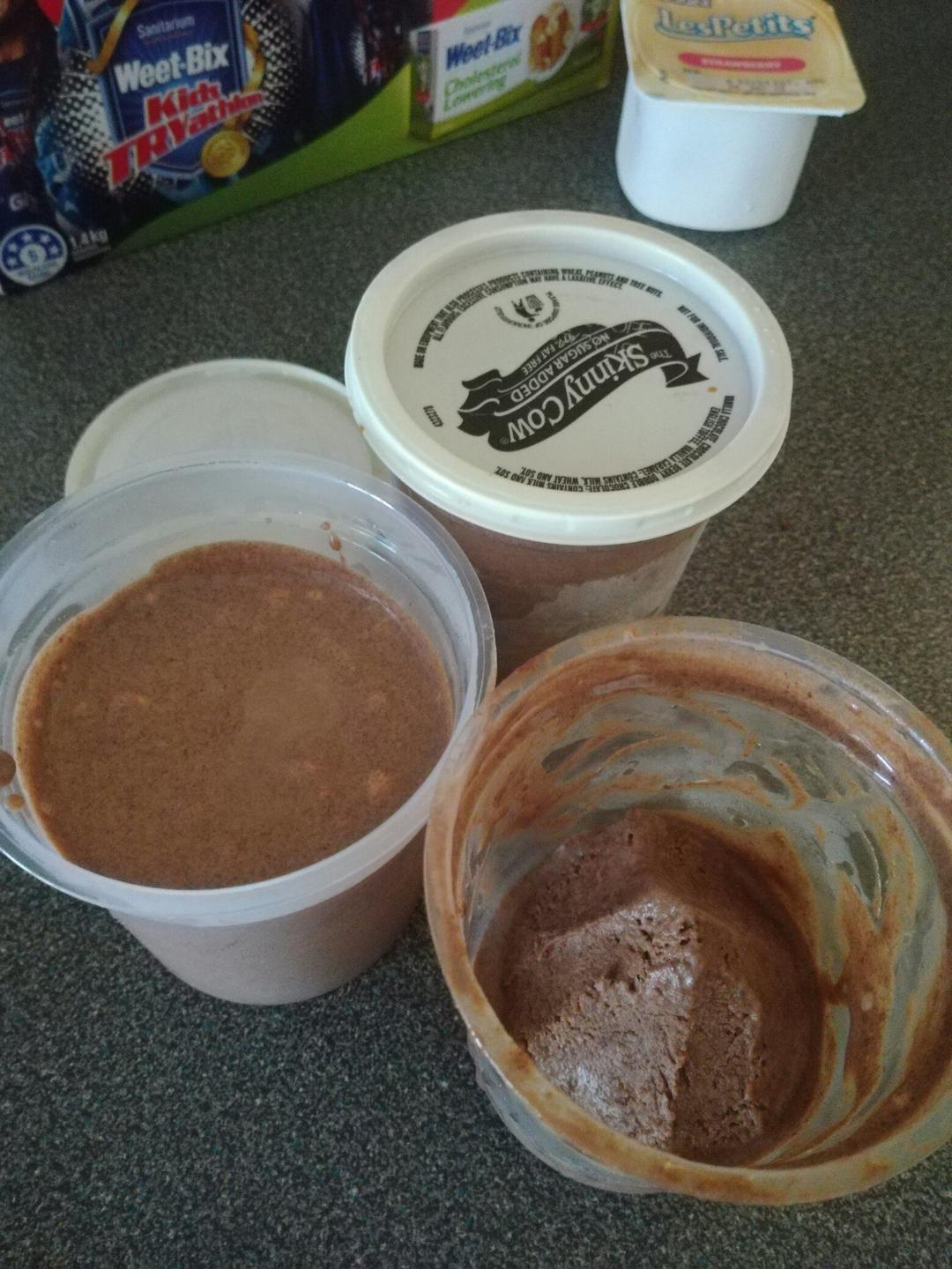 拒绝生蛋，巧克力冰淇淋