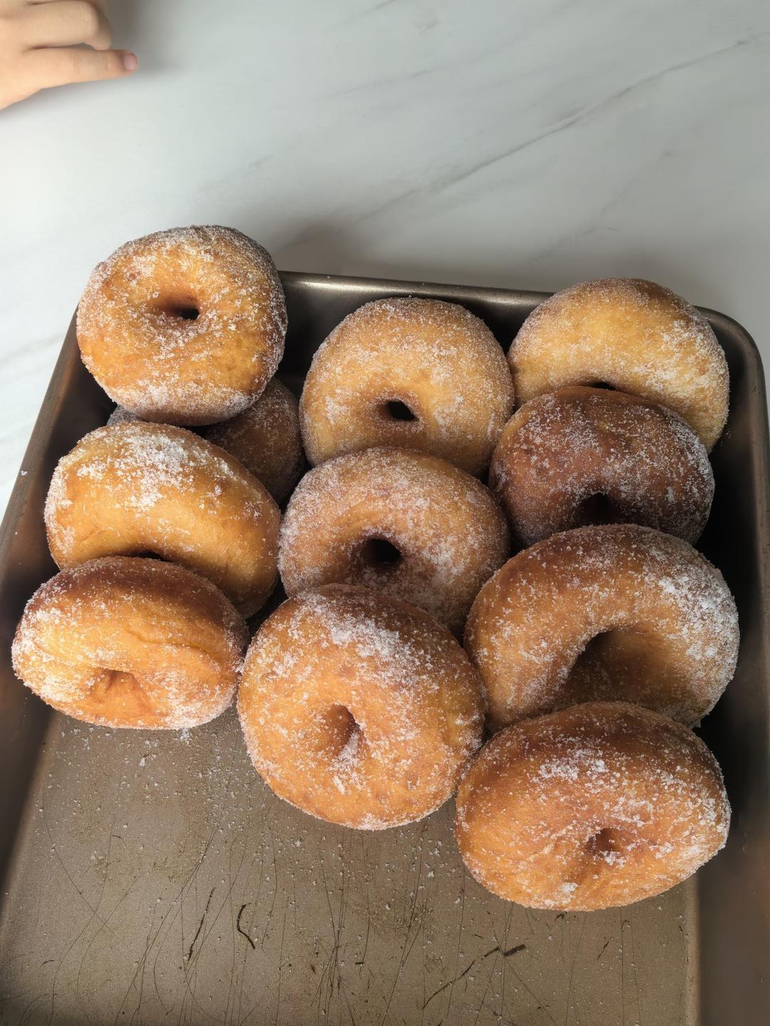 🍩超快手一小时低糖无需烤箱的甜甜圈（详细视频）