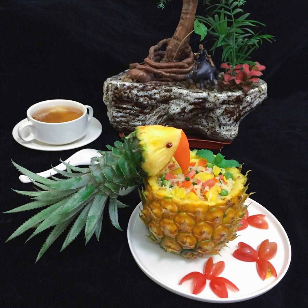鸟语花香菠萝炒饭