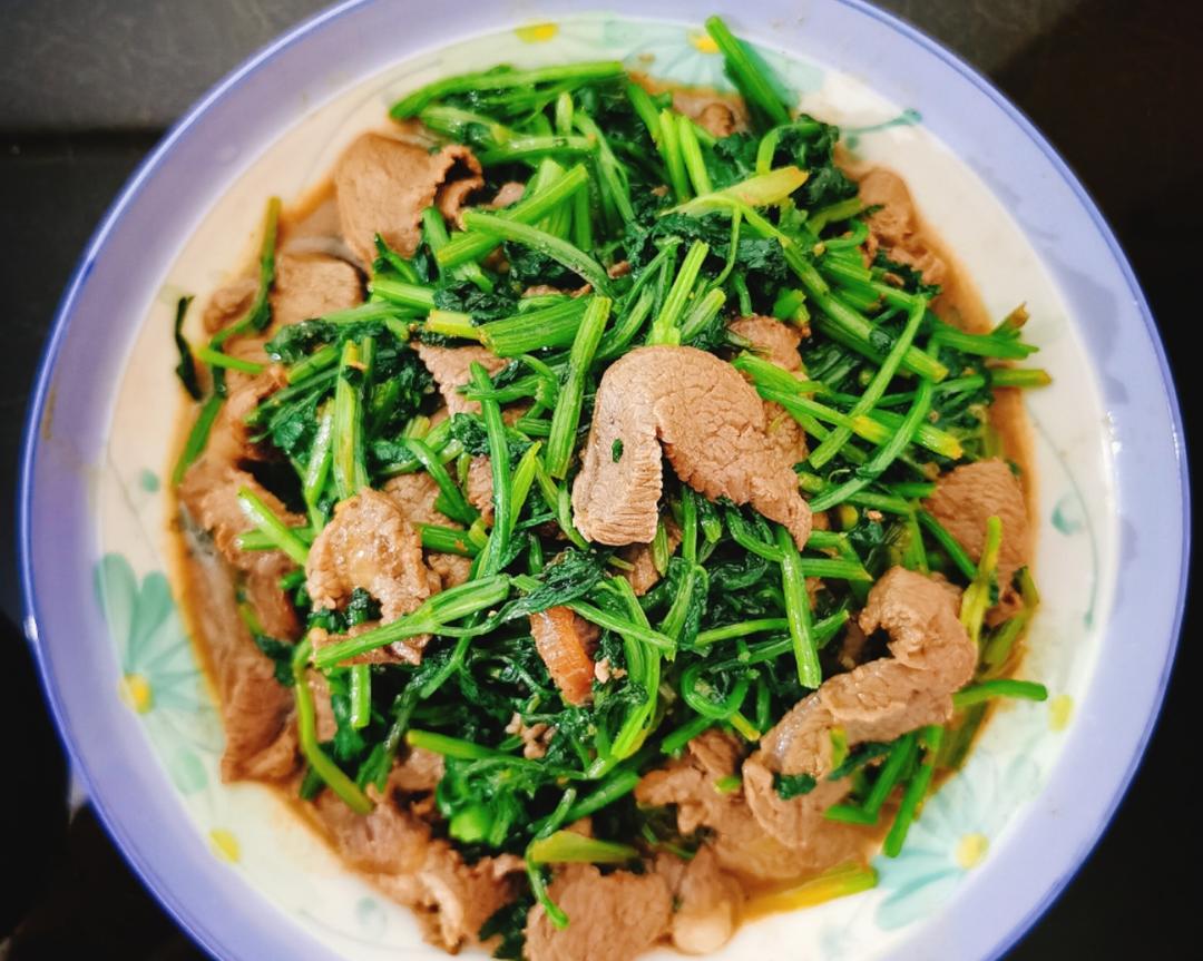 香菜炒牛肉：美容又减肥的做法