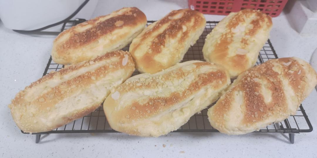 芋泥咸蛋黄软欧包