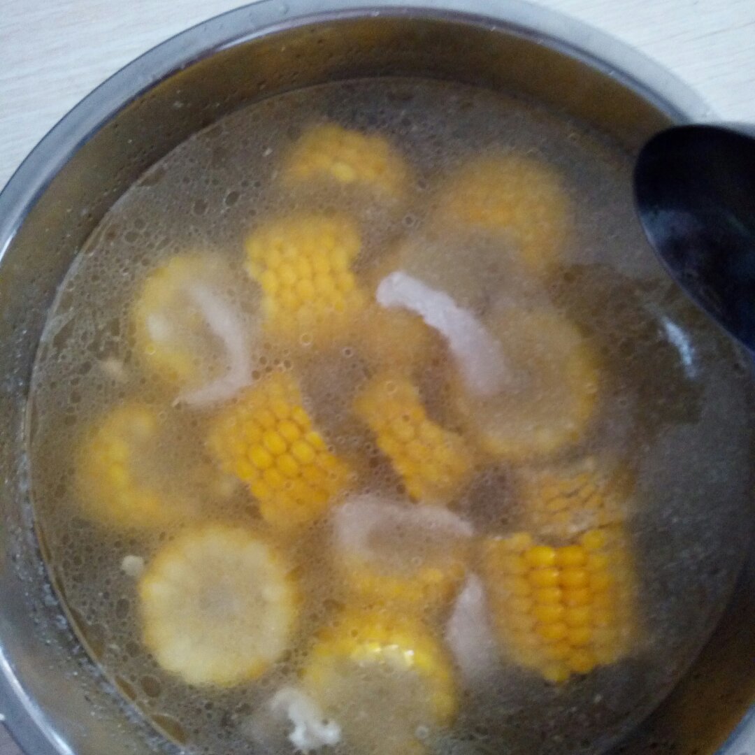 排骨玉米汤