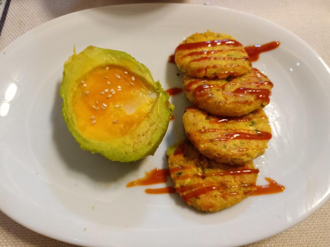 快手早餐——牛油果烤蛋