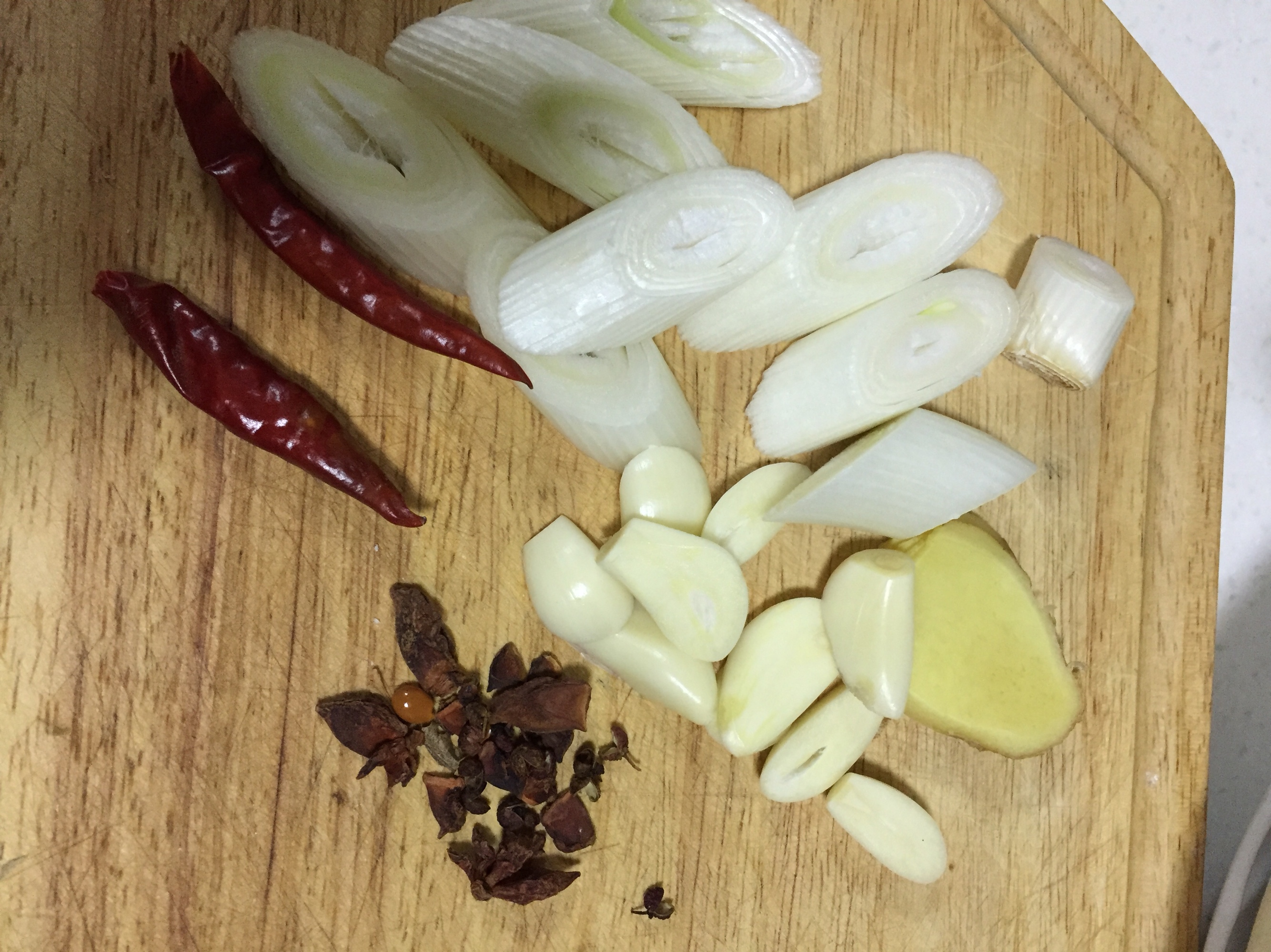 阿迪锅版西红柿牛腩炖土豆的做法 步骤1