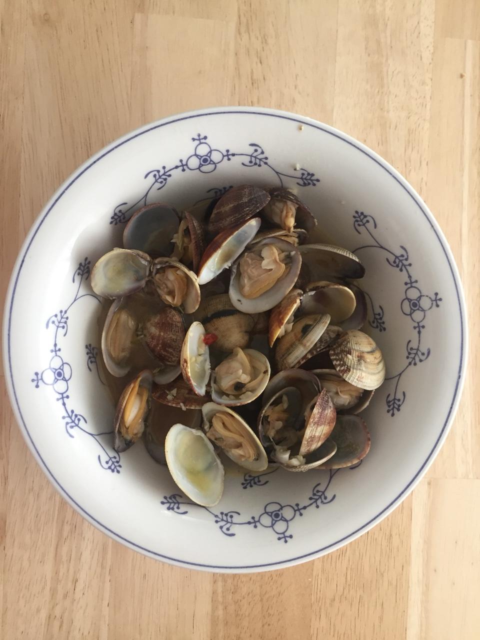 深夜食堂第十三话の 酒蒸蛤蜊