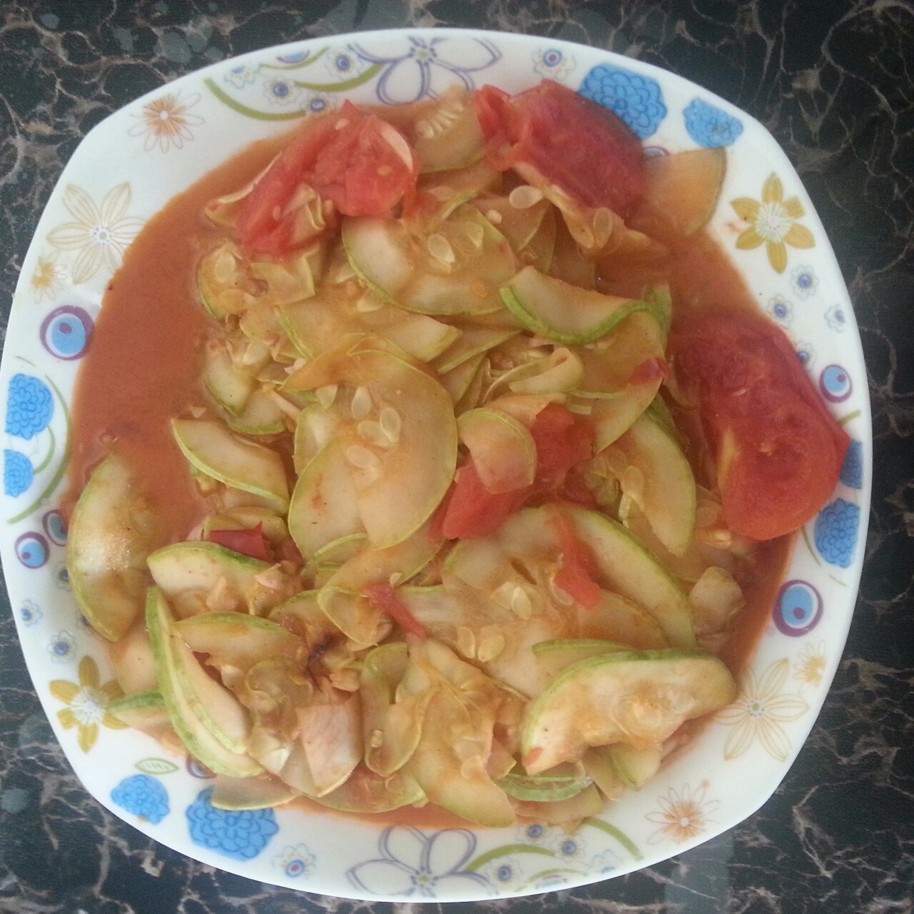 西红柿炒西葫芦