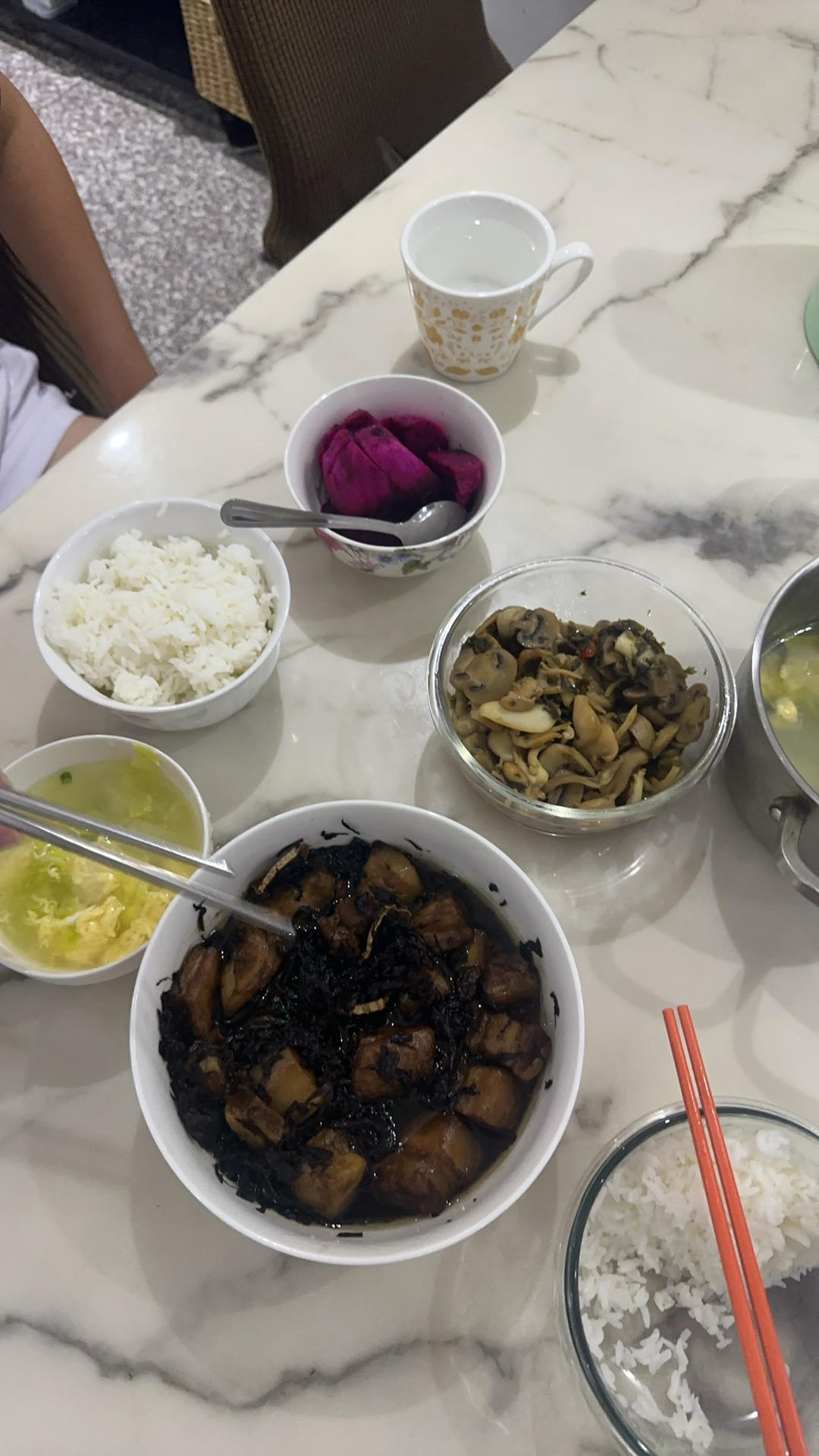 梅干菜蒸五花肉