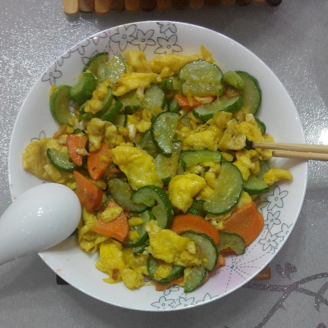 黄瓜炒鸡蛋