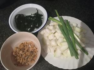 冬瓜(节瓜)裙带菜蛤干汤的做法 步骤1