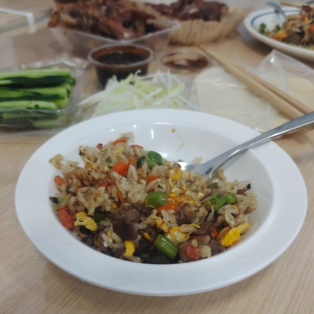 牛肉炒米饭