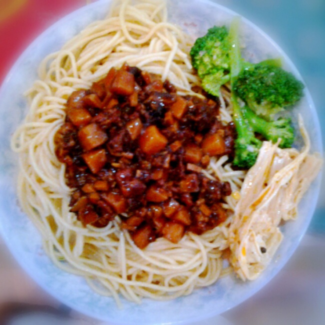 香菇肉末炸酱面