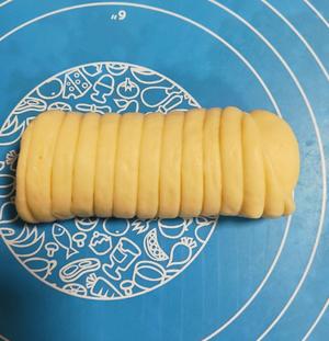 椰奶毛线球🧶面包的做法 步骤11