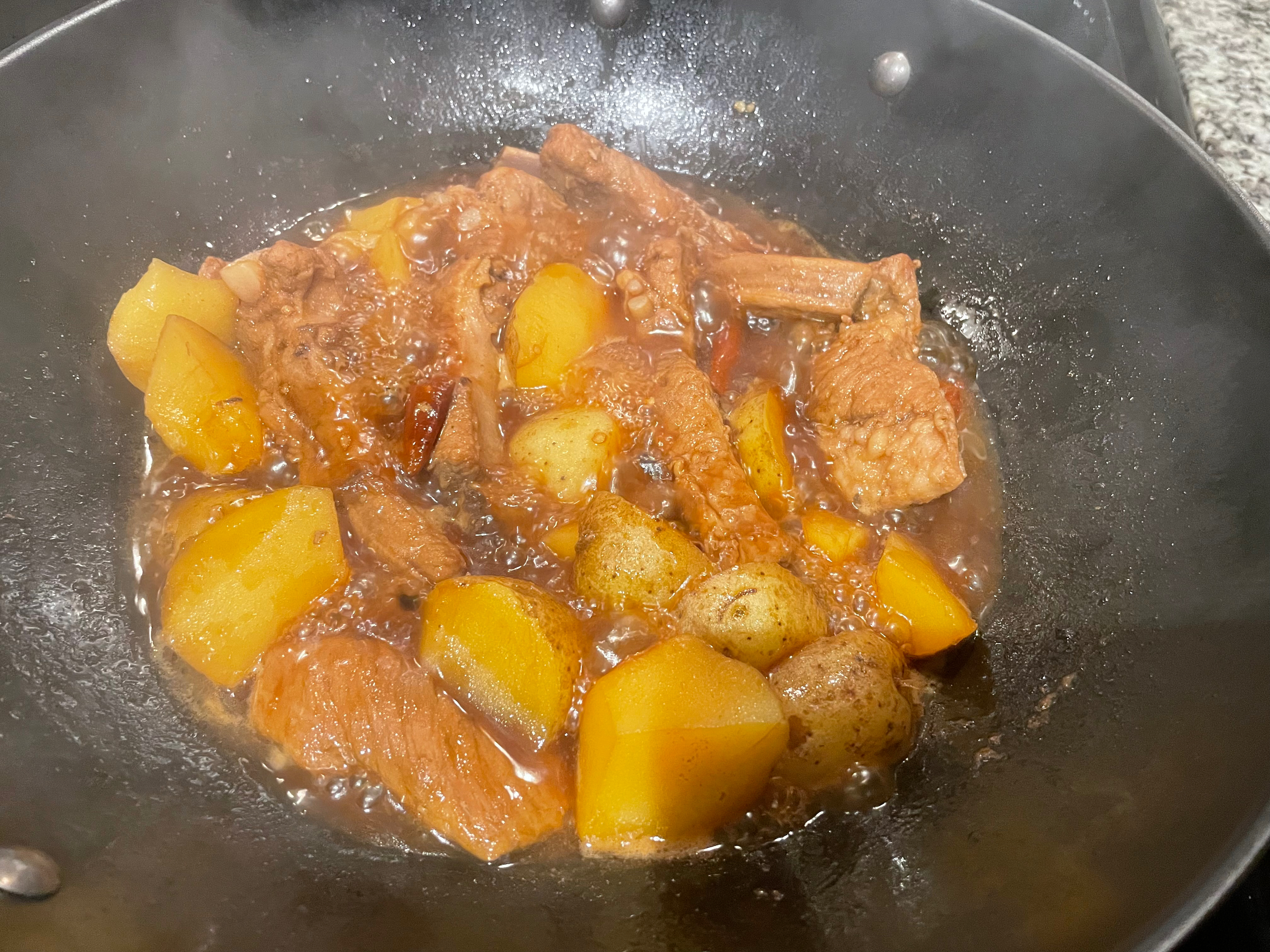 不焯水的超级简单好吃排骨炖土豆的做法