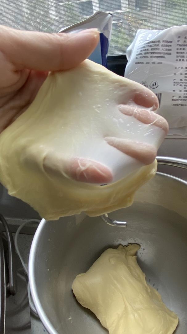 【视频食谱】超级柔软的鲜奶排包