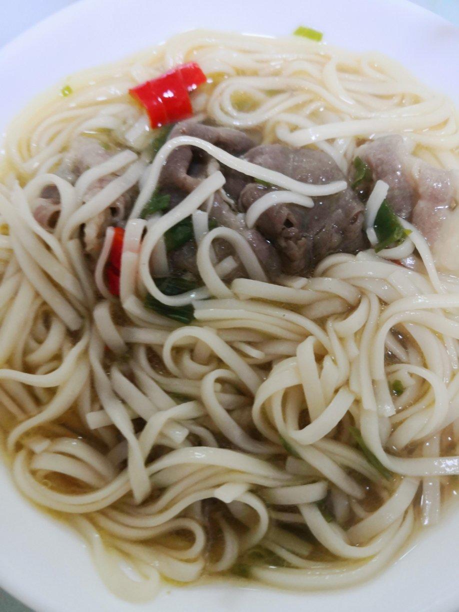 热汤面