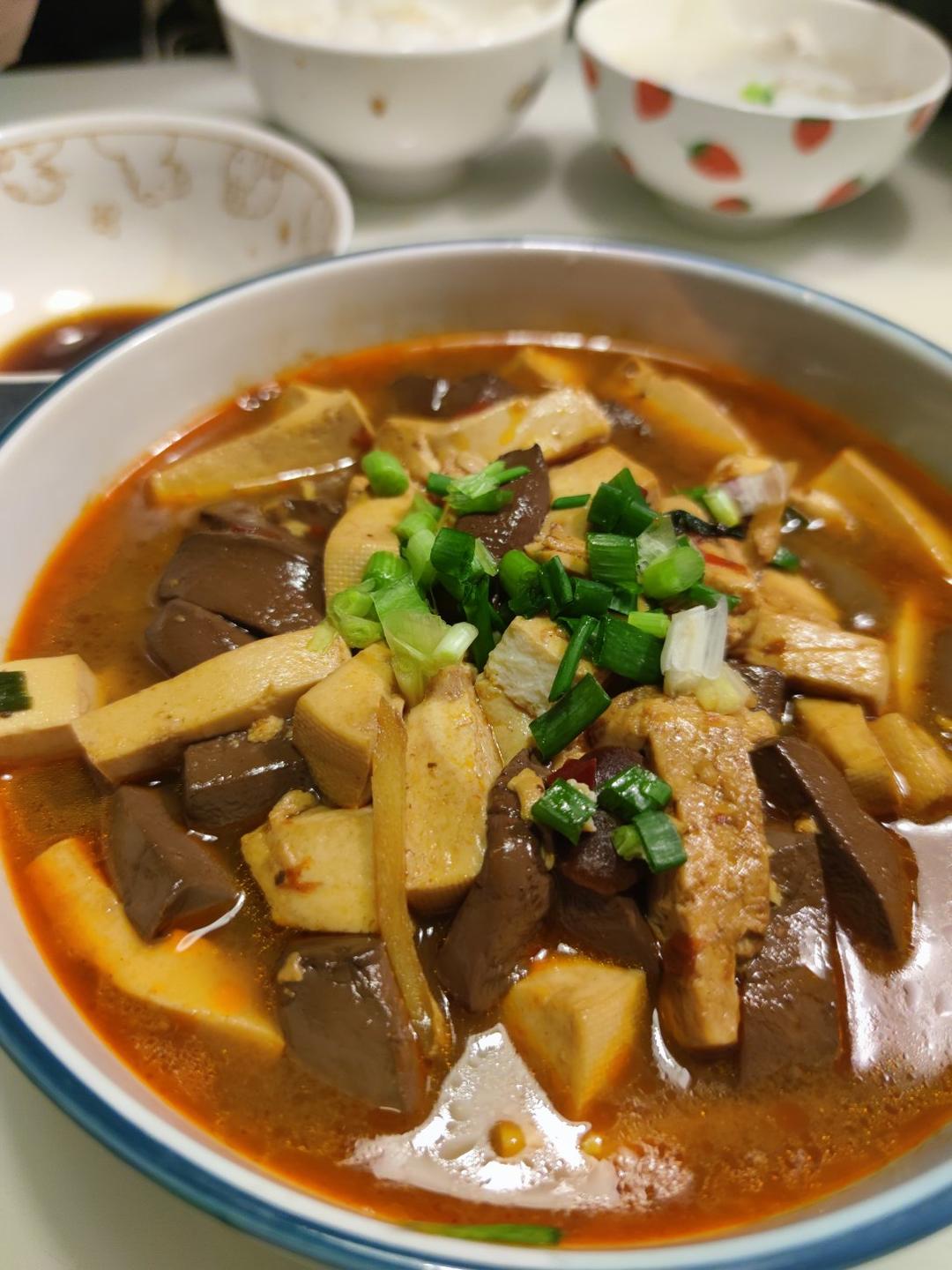 超级好吃的鸭血豆腐