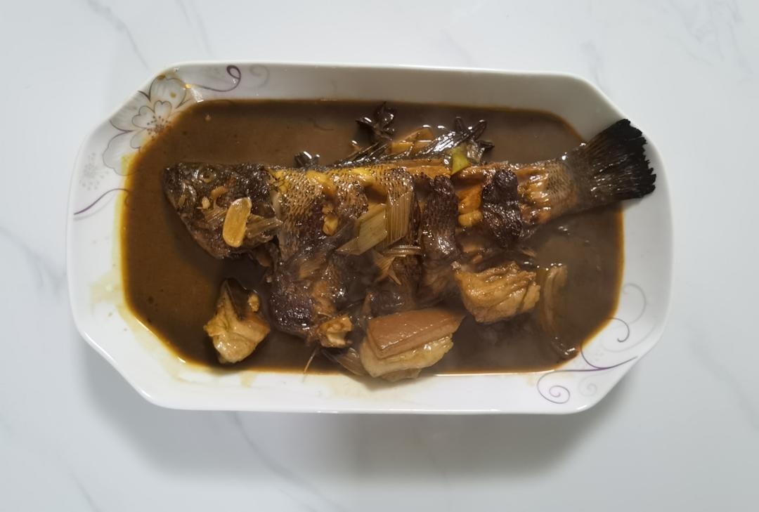 红烧鲈鱼
