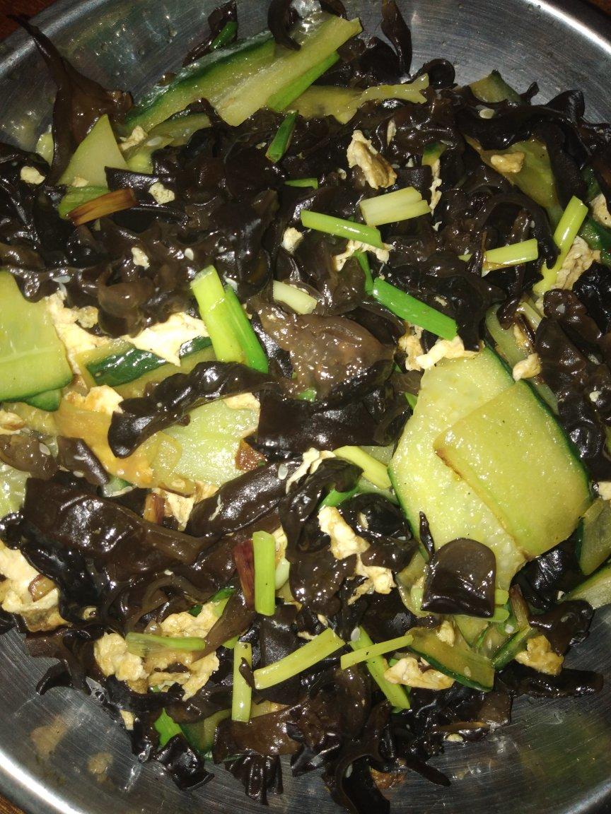黄瓜木耳炒鸡蛋