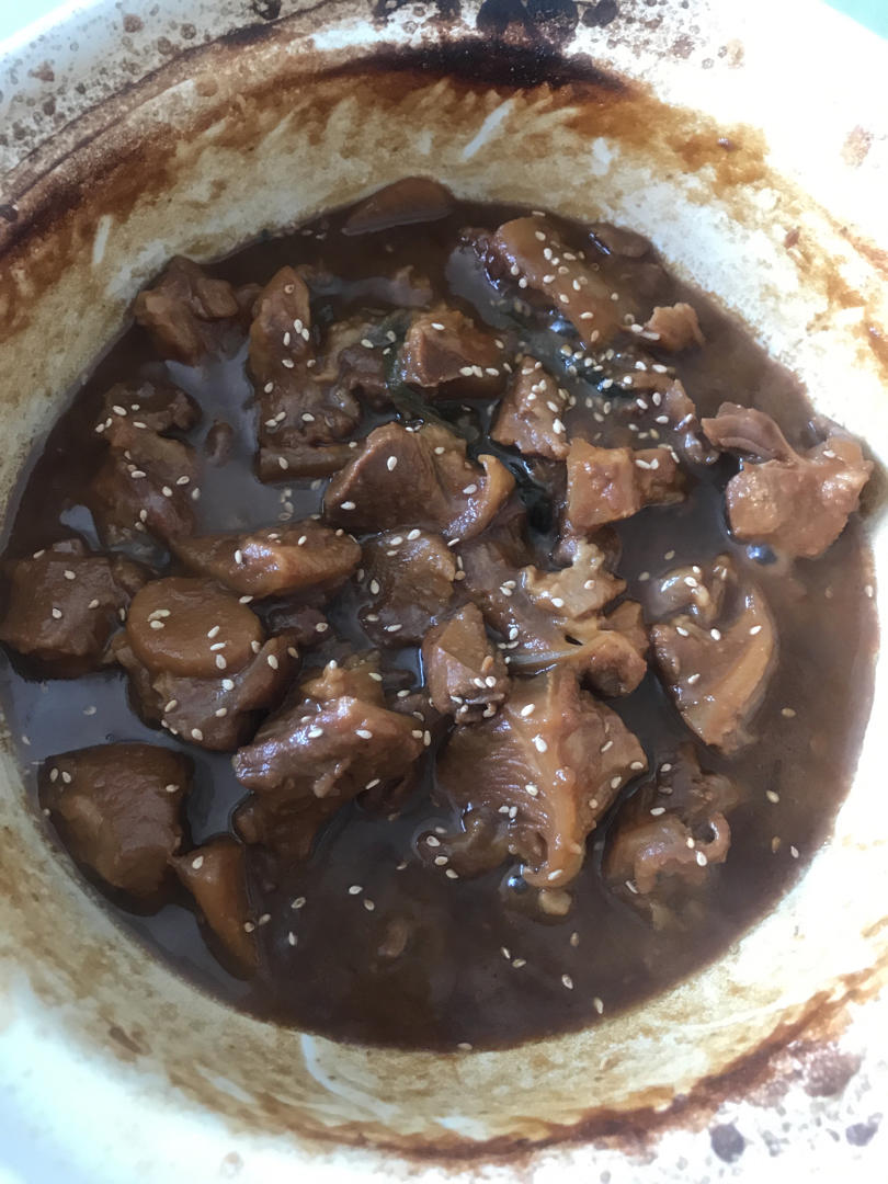 咸香味浓的味增酱烧猪软骨