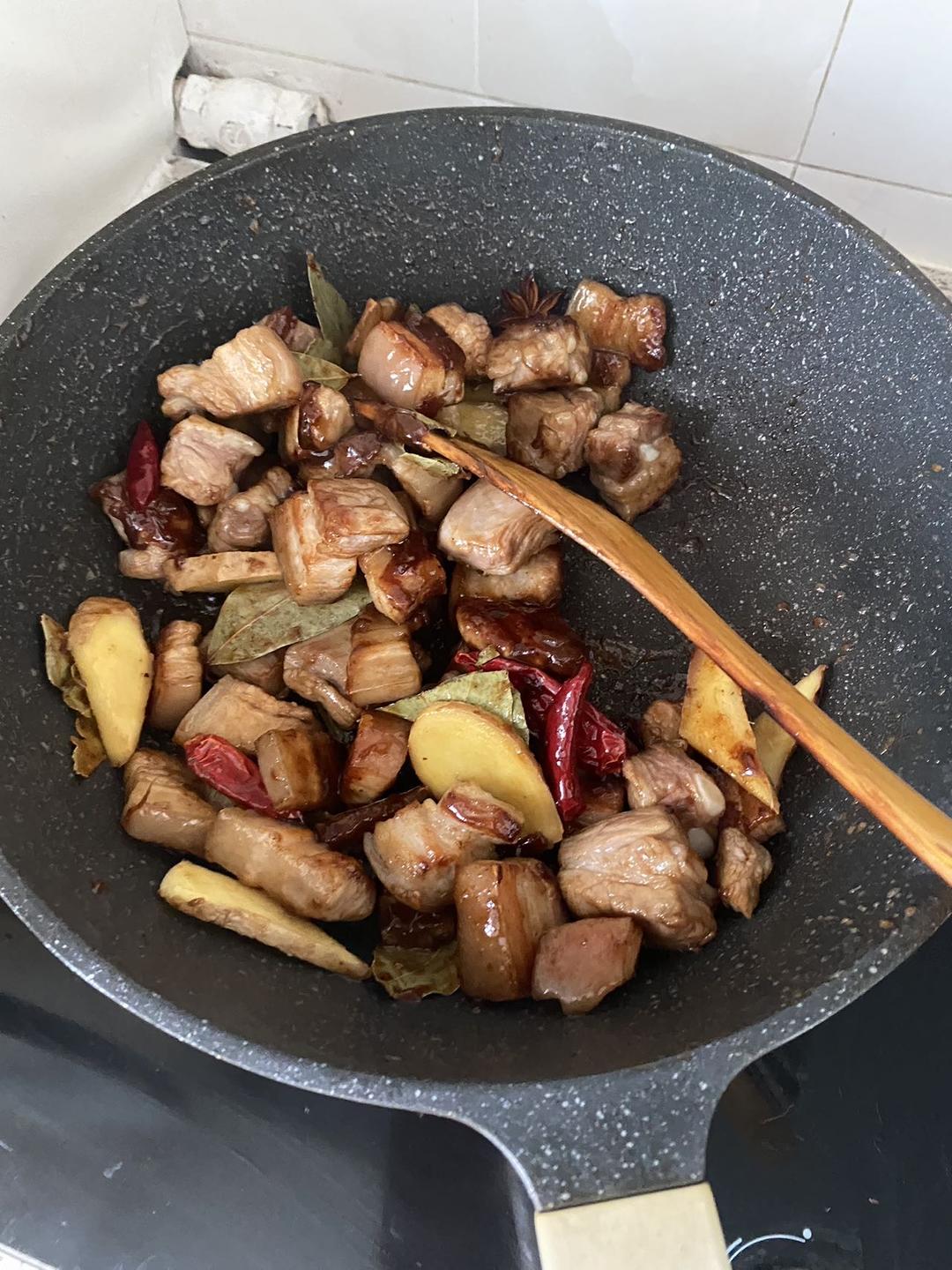 不焯水不放油的家常红烧肉