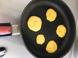 辅食：西红柿鸡肉面+红薯松饼的做法 步骤6