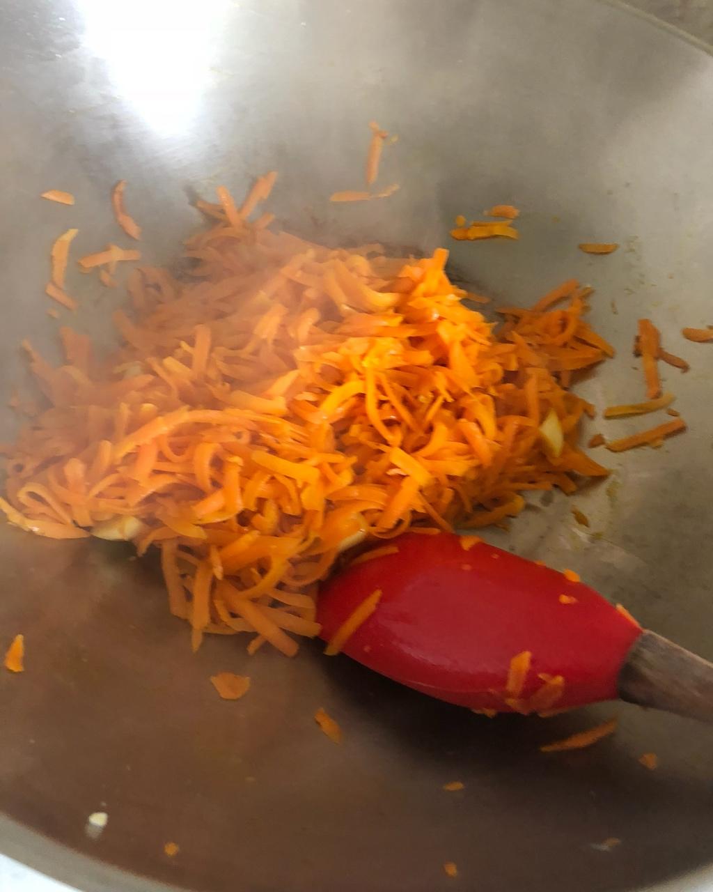 青椒炒胡萝卜（专治不爱吃胡萝卜的你）