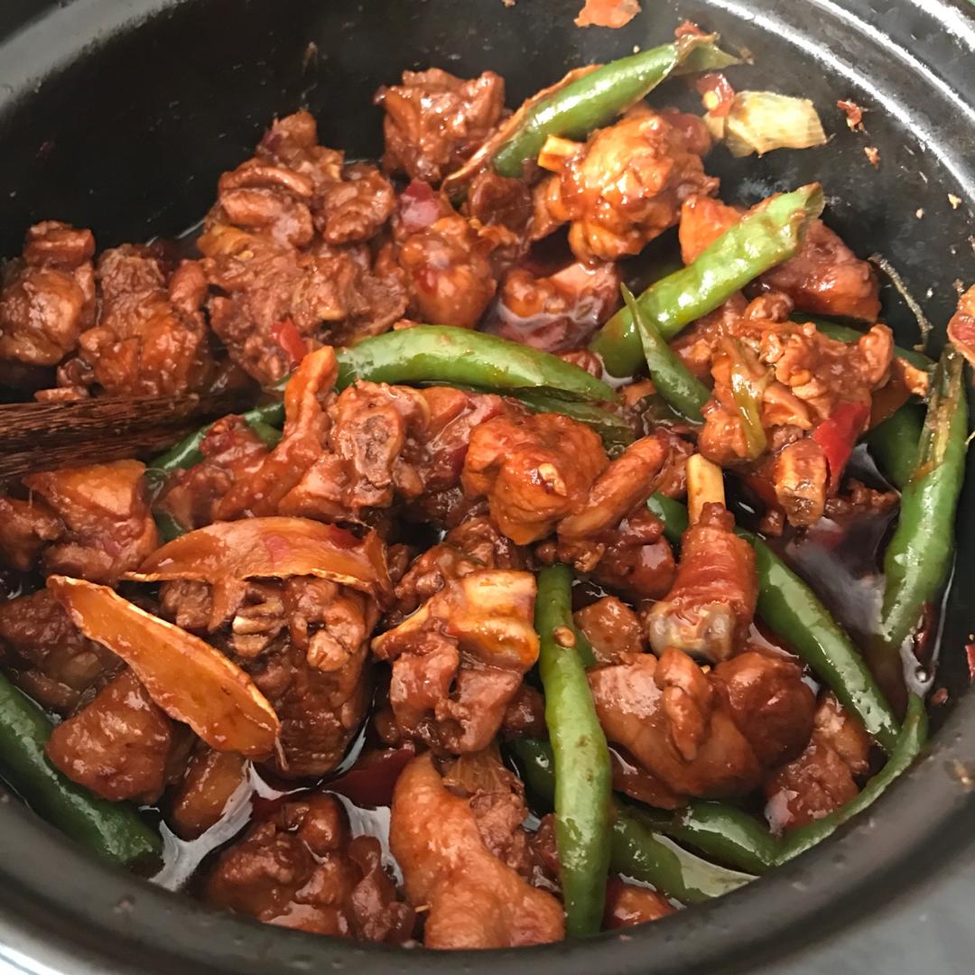 子姜焖鸭煲