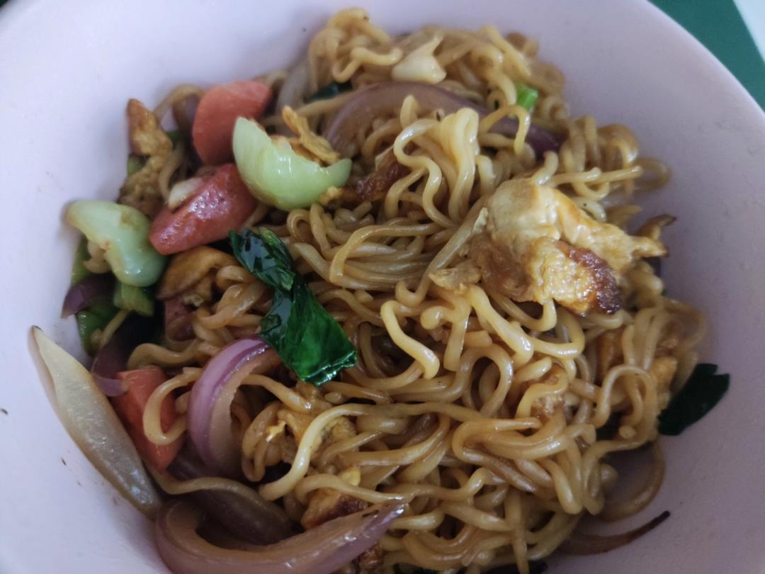 路边摊风味炒方便面