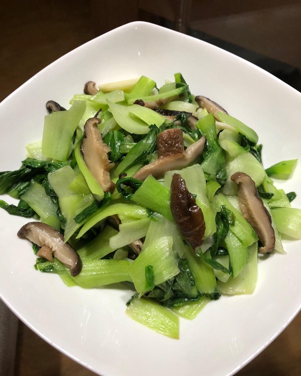 晕乎此生做的香菇青菜