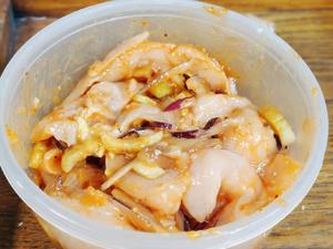 西西里鸡肉串配蜜桃沙拉（内附秘方减肥沙拉酱>3<）的做法 步骤3