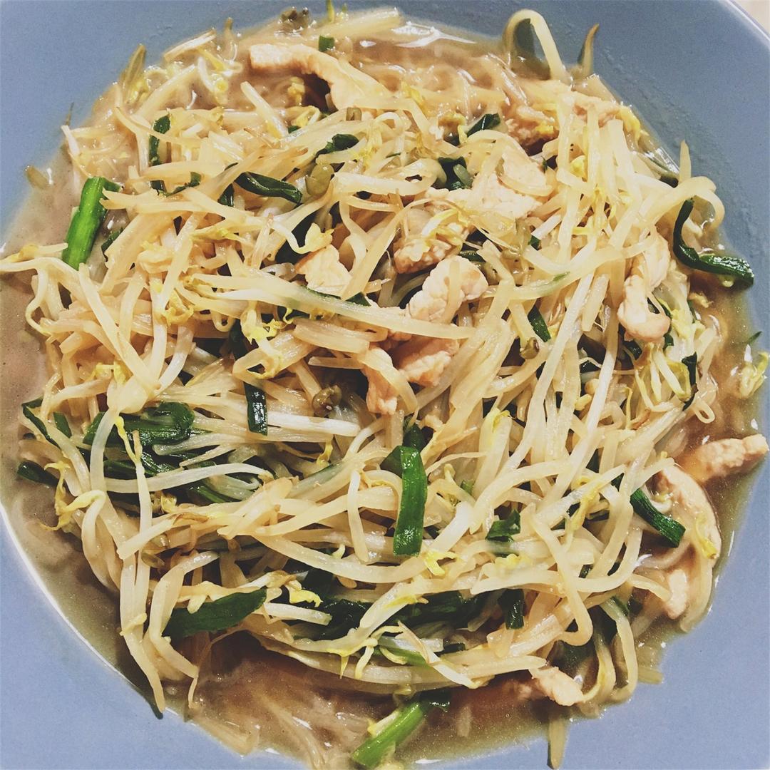 绿豆芽炒韭菜