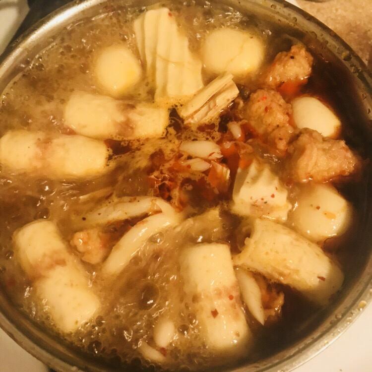 宿舍 寝室小火锅 啦啦啦啦吃东西呀做的寝室小火锅