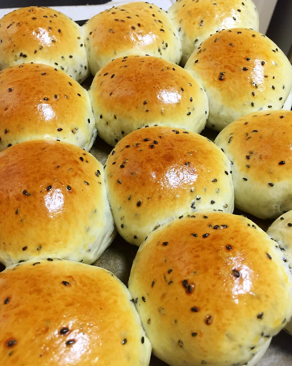 面包 黑芝麻营养餐包(软妹子) isyimi做的黑芝麻营