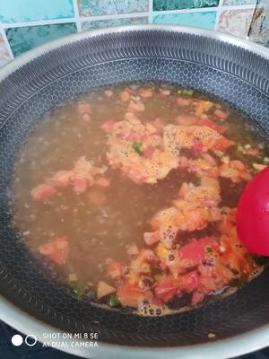 西红柿鸡蛋热汤面的做法 步骤2